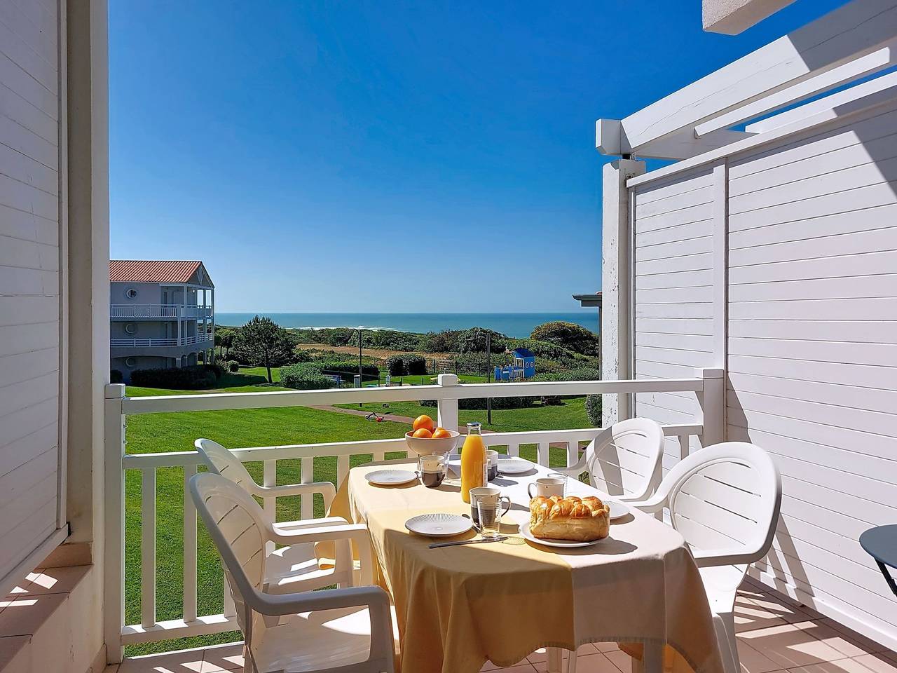 Appartement entier, Lumière et Vue Océan in Château-d'Olonne, Les Sables-d'Olonne