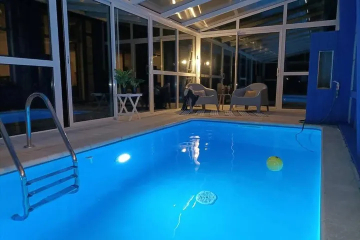 Villa for 14 people, with view and pool as well as garden, with pets - 1