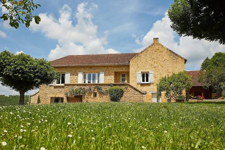 Location de vacances pour 6 personnes, avec Terrasse et Jardin à Beynac-et-Cazenac