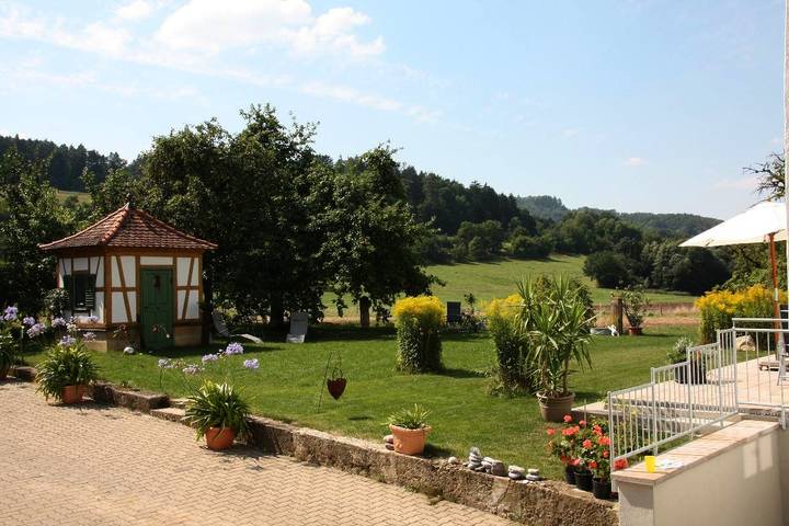 Ferienwohnung für 4 Personen, mit Balkon/Terrasse und Terrasse sowie Garten in Oberes Maintal - Coburger Land - 2