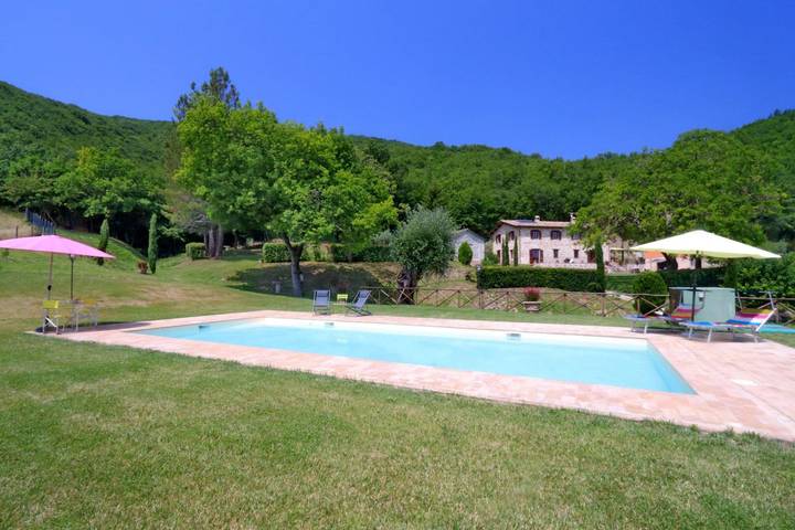 It's pure magic! Dont' miss this unique chance...a beautiful view and an exclusive stay will take yo-Villa Noce in Serrapetrona, Macerata Provinz