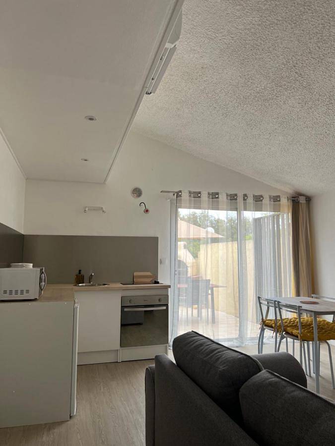 Gîte pour 4 personnes, avec piscine ainsi que vue et terrasse dans Port de Taverna - 2