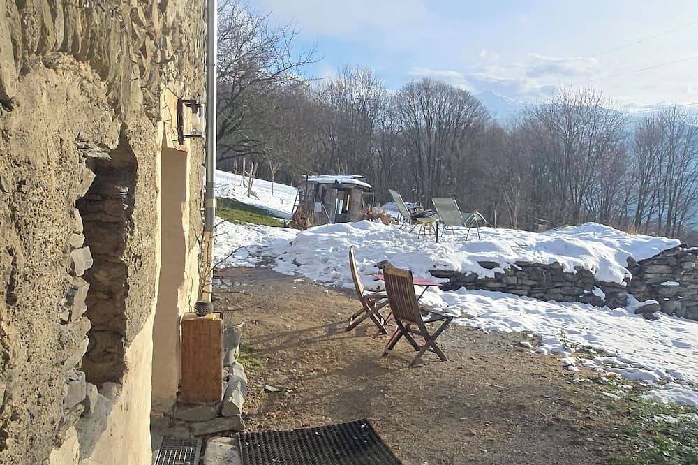 Authentic getaway at La Montagnette Relaxation and Nature in the heart of the Alps! in Saint-Martin-de-la-Porte, Vanoise-Massiv