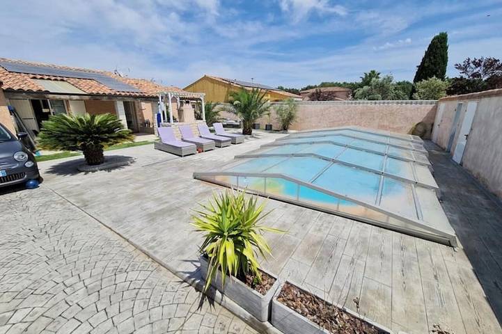 Appartement de vacances pour 3 personnes, avec jardin ainsi que piscine et terrasse