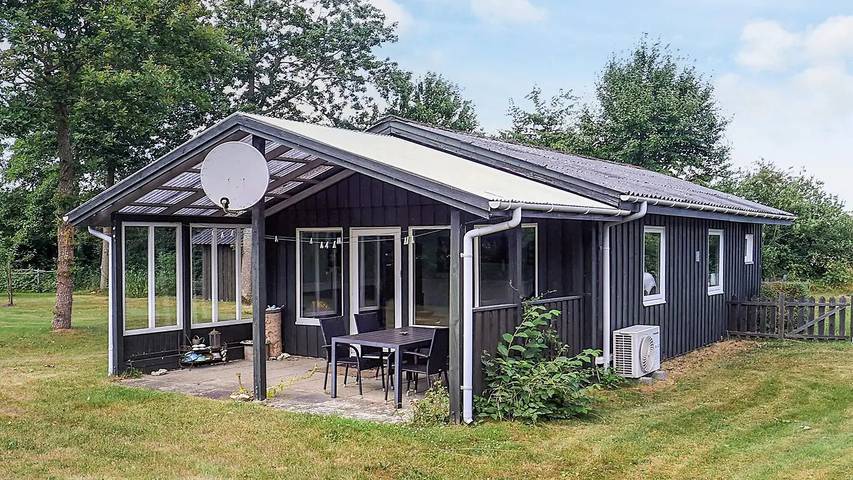 Ferienhaus für 3 Personen, mit Terrasse in Serup Strand