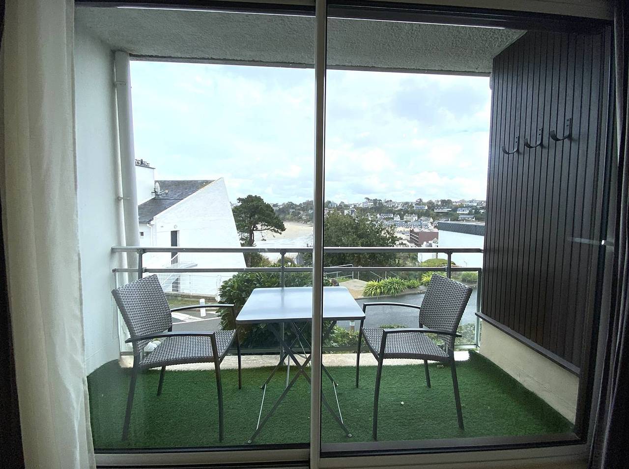 Entire apartment, Apartment with balcony Sea View Trestraou beach in Perros-Guirec in Perros-Guirec, Pink Granite Coast
