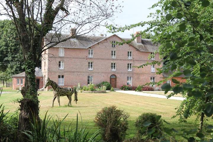 Cottage pour 2 personnes, avec terrasse ainsi que vue et jardin à Heugon