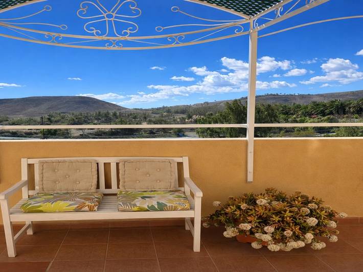 Gîte pour 2 personnes, avec terrasse à La Lajita