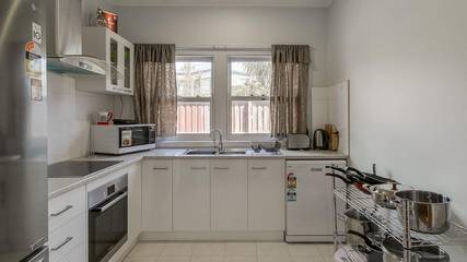Holiday Home for 10 People in Lakes Entrance, Shire of East Gippsland, Photo 2