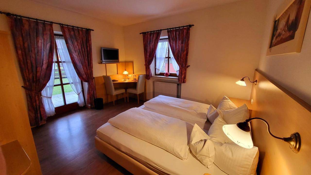 Single Room with Balcony in Ohlstadt, Das Blaue Land