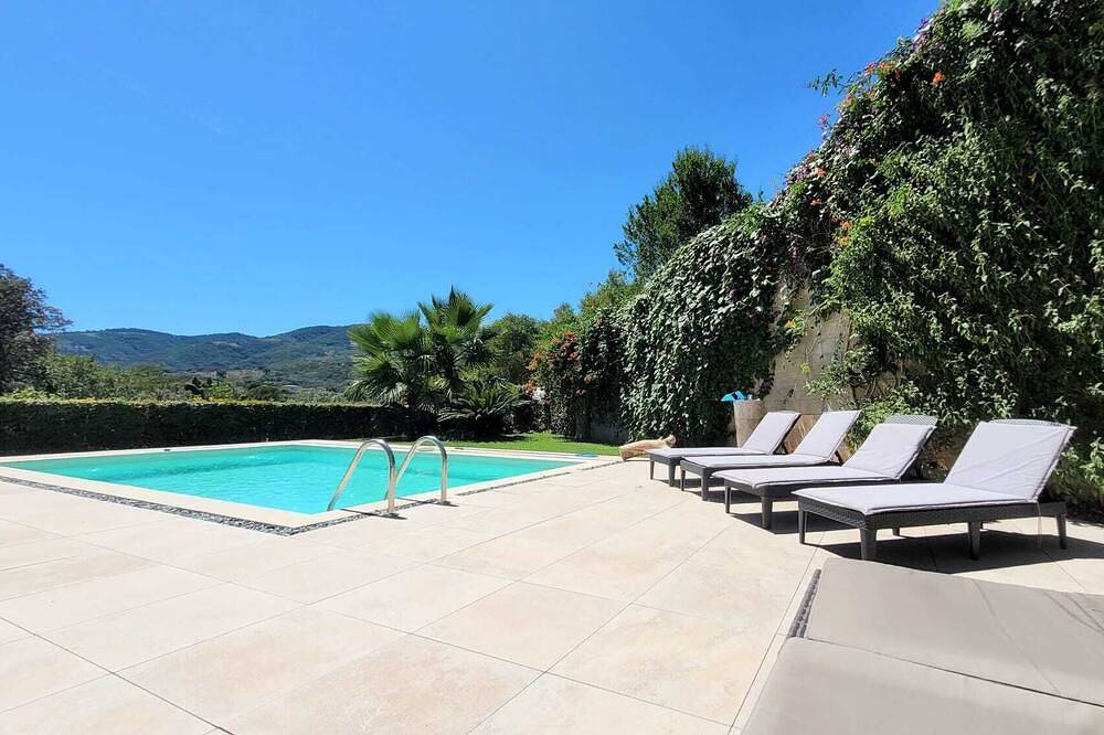 Zeitgenössische Villa mit modernem Pool in Pégomas, Cannes und Umgebung