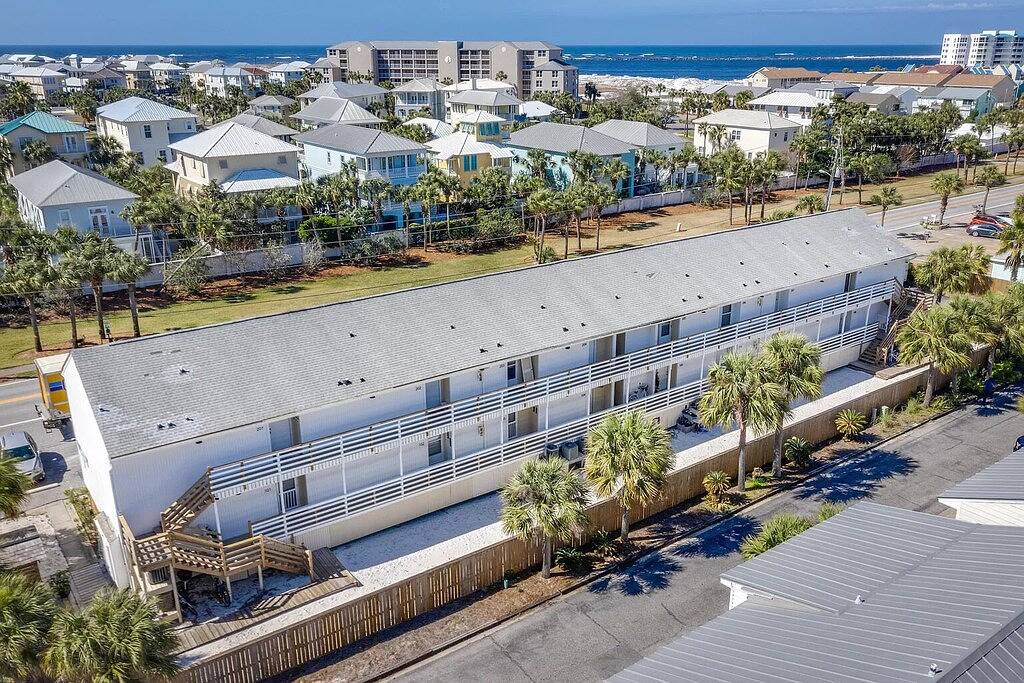 Ganze Wohnung, New Romantic Luxury Condo 1Bd/1Bth - 5 min walk to the beach in heart of Destin in Destin, Emerald Coast