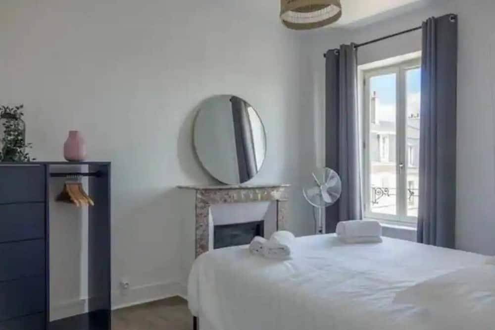 Entire apartment, Le Chatelet in Orléans, Loire Valley