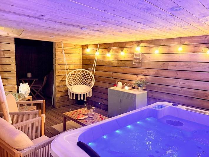 Location de vacances pour 3 personnes, avec Jacuzzi et Terrasse à La Chapelle-des-Marais