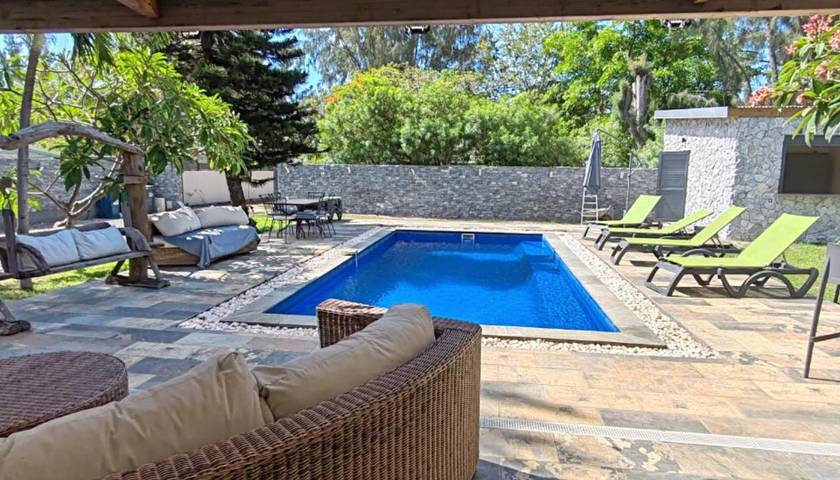 Villa pour 14 personnes, avec jacuzzi ainsi que piscine et jardin