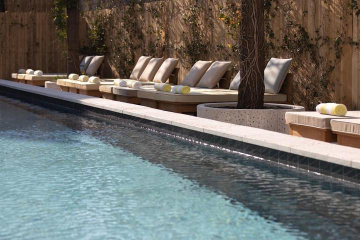 Hôtel pour 2 personnes, avec Terrasse ainsi que Jardin et Piscine