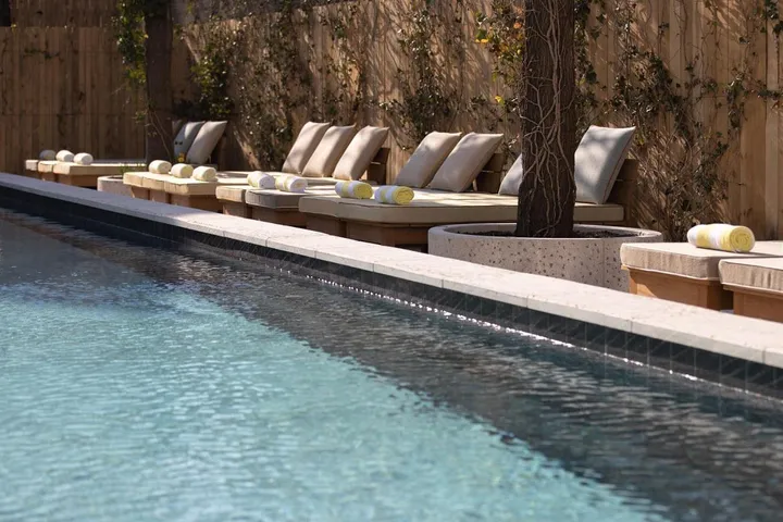 Hotel para 2 personas, con jardín y piscina, Se admiten mascotas - 1