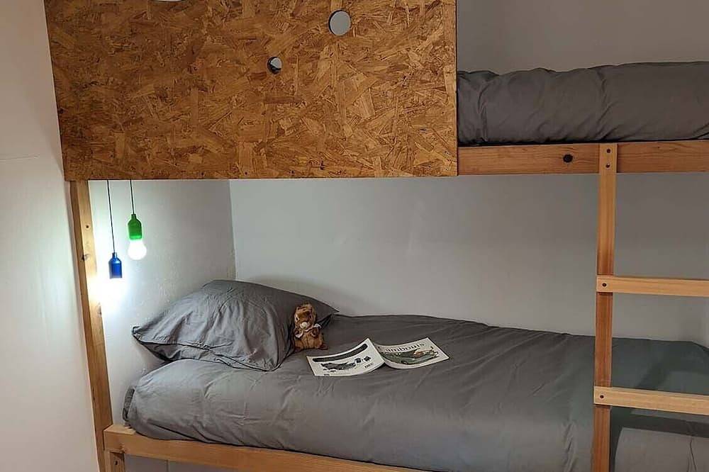 Appartement entier, Gîte La p'tite Lulu à St Pierre d'Entremont, à côté Cirque de St Même. in Saint-Pierre-d'Entremont, Isère