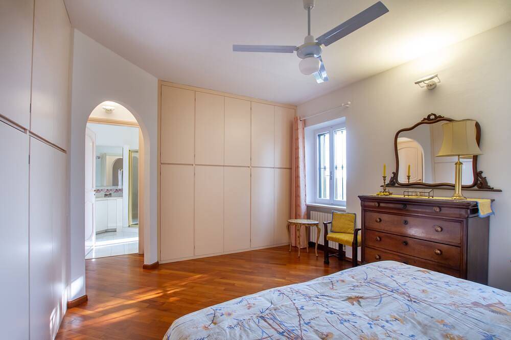 Villa im Piemont mit Privatpool mitten im eigenen Weingut Tenuta Costarossa in Fubine, Alessandria Provinz