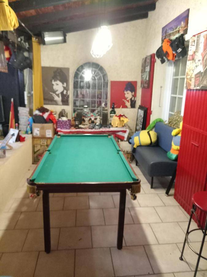 Gîte pour 2 personnes, avec piscine et terrasse ainsi que vue et jardin, animaux acceptés à Colonzelle - 4