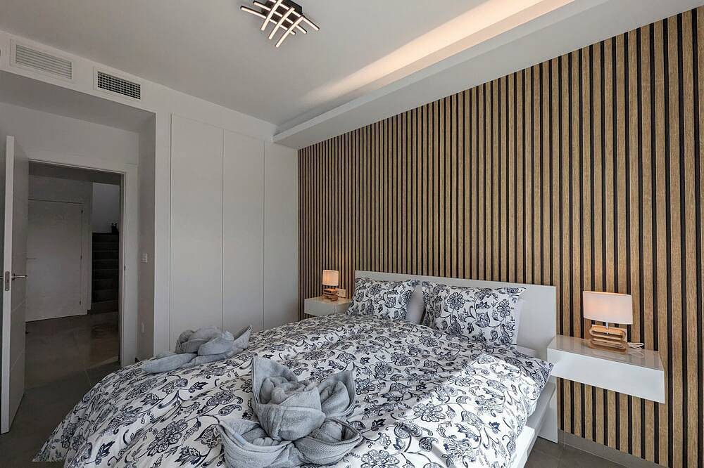 Villa „R-40-4 Obra Nueva im Zentrum“ mit privatem Pool, Wlan und Klimaanlage in Los Montesinos, Costa Blanca