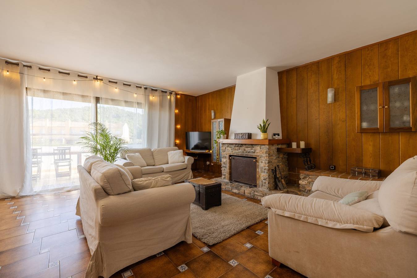 Casa rurale rustica con vista montagna, terrazza privata e Wi-Fi a Bonastre in Bonastre, Costa Daurada