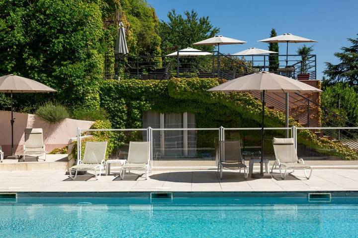 Hôtel pour 2 personnes, avec piscine ainsi que sauna et jardin, animaux acceptés