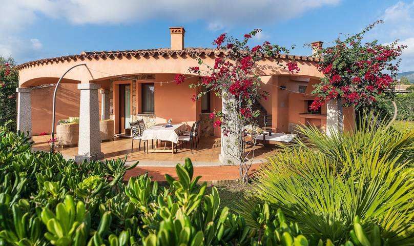 Villa pour 4 personnes, avec jardin à Costa Rei