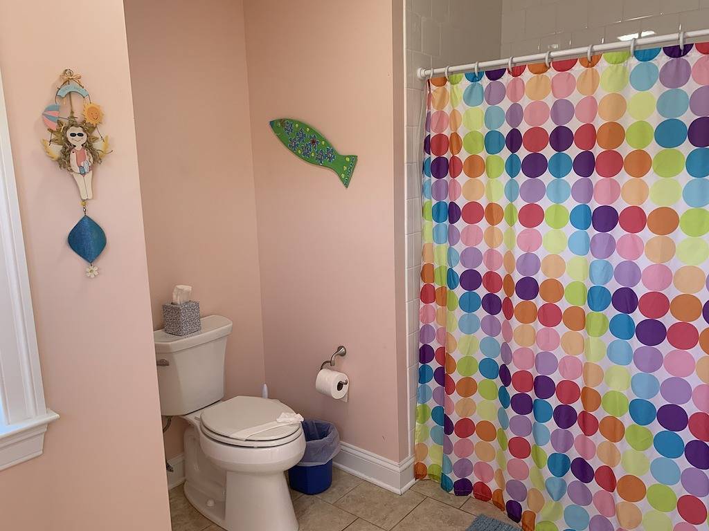 Large oceanblock beach home - Short walk to beach, shops & great restaurants! in Fenwick Island, Sussex County (Delaware)