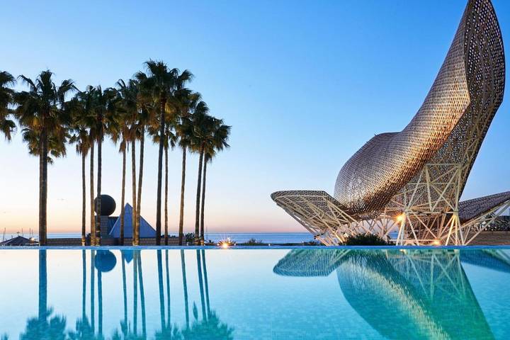 Hotel para 2 pessoas, com Terraço e Jardim e ainda Piscina and Vista em La Barceloneta