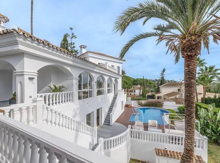 Villa voor 10 personen, with uitzicht op zee and zwembad as well as tuin in Elviria