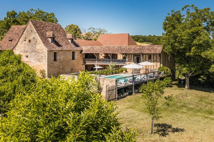 Gîte pour 11 personnes, avec piscine, animaux acceptés