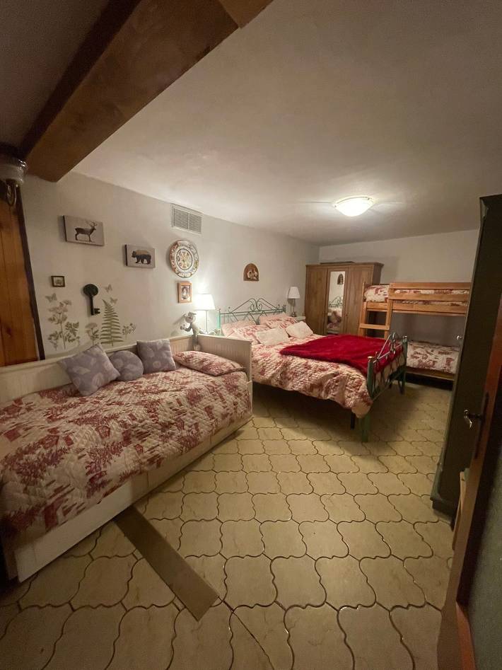 Casa vacanze "Casa Fiore" con vista sulle montagne, giardino privato e Wi-Fi in Borgo Capanne, Granaglione