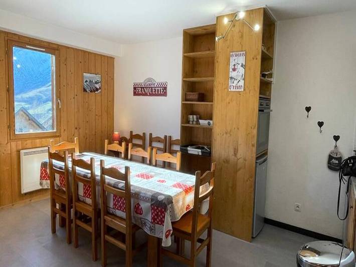 Gîte pour 11 personnes, avec piscine à Saint-Jean-d'Arves - 2