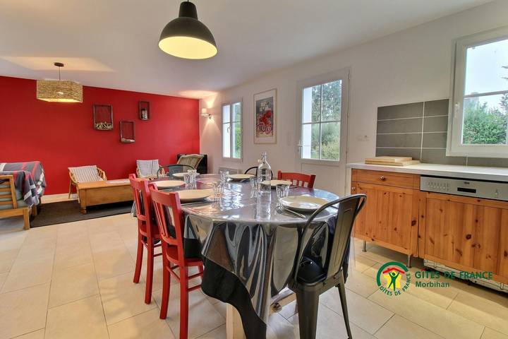 Gîte pour 5 personnes, avec jardin à Locmaria - 4