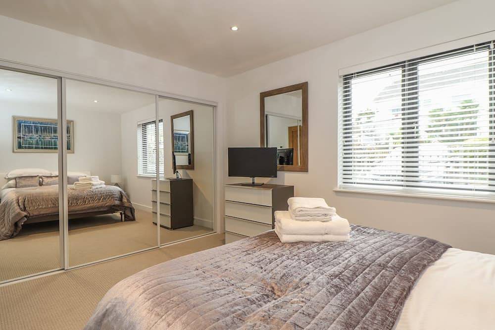 Praa Waves, family friendly, country holiday cottage in Praa Sands in Praa Sands, Cornwall