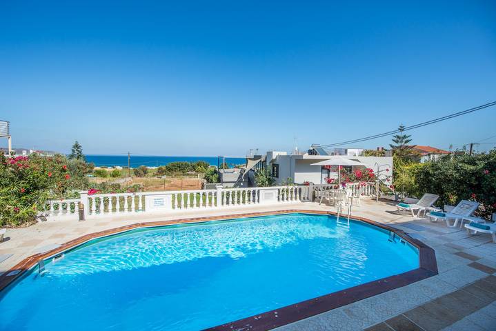 Ferienwohnung für 6 Personen, mit Balkon und Garten in Chania - 2