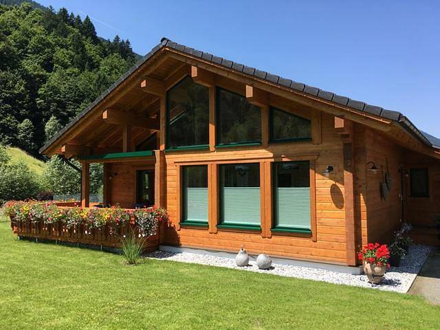 Ferienhaus für 6 Personen, mit Balkon und Terrasse sowie Garten