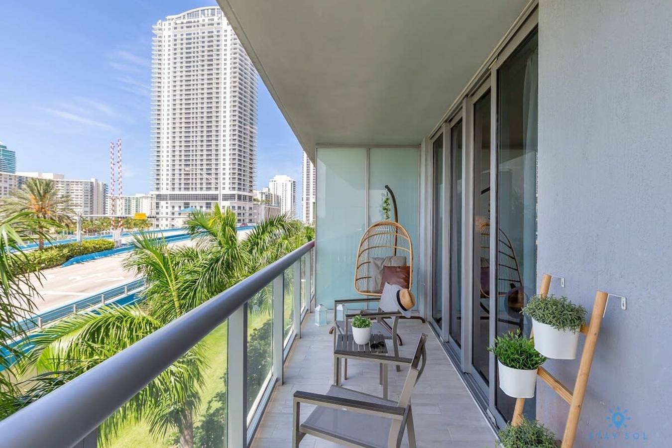 Apartamento entero, Tropical Apartment w Balcony Pool Up To 4 Gym in Hallandale Beach, Broward County