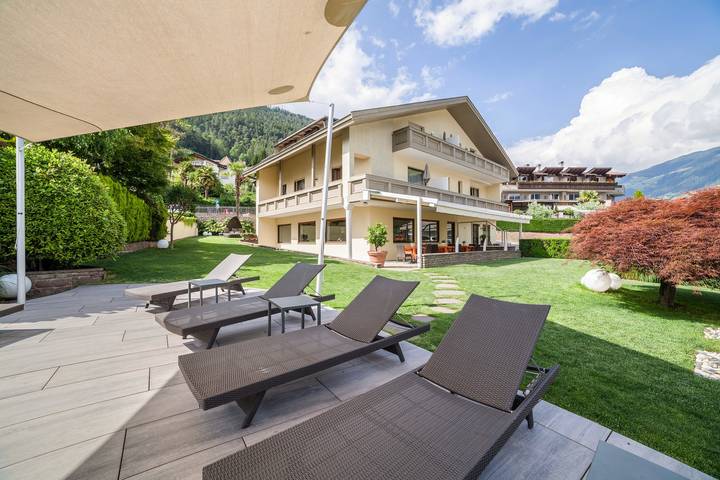 Ferienwohnung für 4 Personen, mit Balkon und Garten, mit Haustier