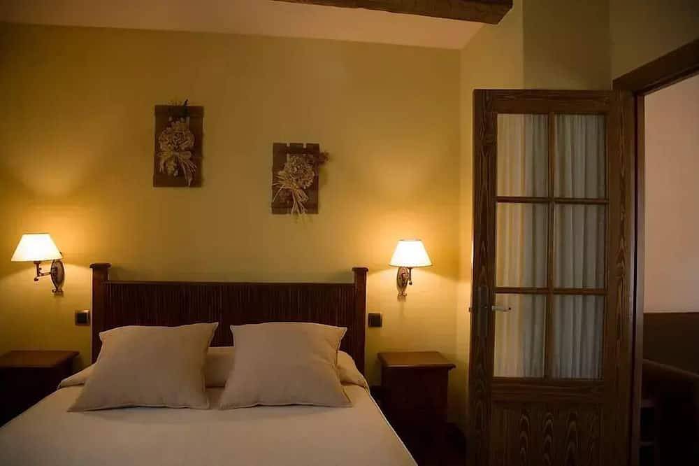 Apartamento entero, Rústico con terraza - Apartamentos Villa Fresnedo in Solares, Medio Cudeyo