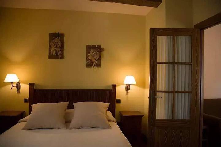 Gîte pour 4 personnes, avec jardin dans Solares - 3