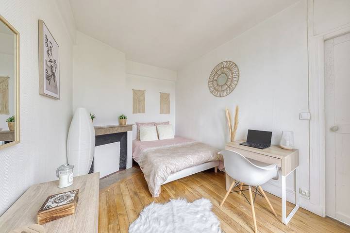 Appartement entier, T2 Cosy et calme au pied de la gare- lac & casino à 200 in Enghien-les-Bains, Val-d'Oise
