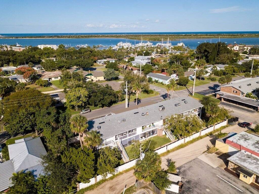 Ganze Wohnung, Walk to Nights of Lights- Lovely 2 Bedroom-1 Bath Excellent location. in Anastasia, St. Augustine