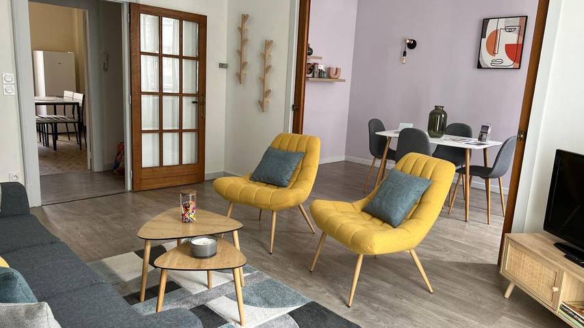 Gîte pour 4 personnes, avec Balcon et Vue dans Office de Tourisme de Lons le Saunier