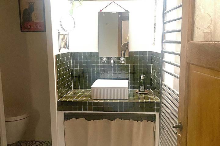 Le Petit Château is a village house in the charming village of Goult. in Goult, Parque natural regional del Luberon