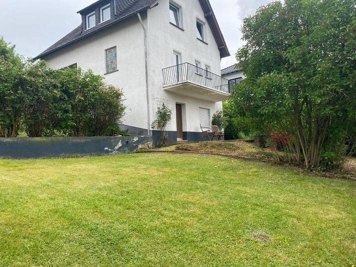 Ferienhaus für 6 Personen, mit Balkon und Terrasse sowie Garten und Ausblick in Ettringen - 2