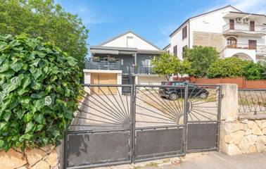 Ferienwohnung für 4 Personen, mit Terrasse, mit Haustier in Sveti Filip i Jakov