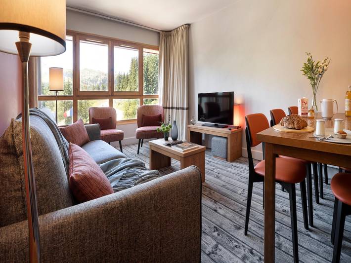 Gîte pour 6 personnes, avec balcon et sauna ainsi que jacuzzi et piscine, adapté aux familles dans Office De Tourisme De Flaine Grand Massif