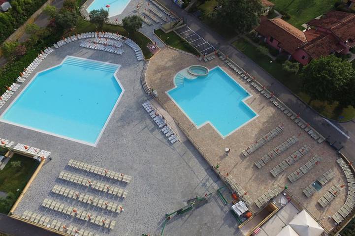 Ferienhaus für 4 Personen, mit Pool in Gardasee-Lombardei